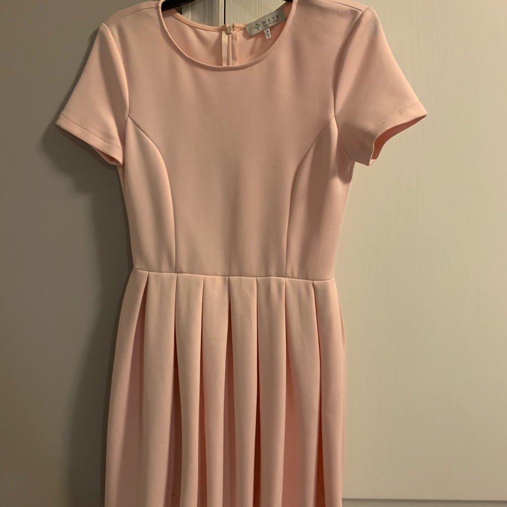 pink dress